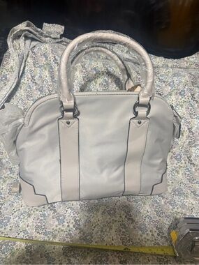 Travel Carryon Classic Ivory Satchel Handbag - Women's Tote